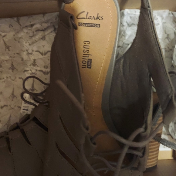 Clarks lace up leather sandals - Picture 3 of 7